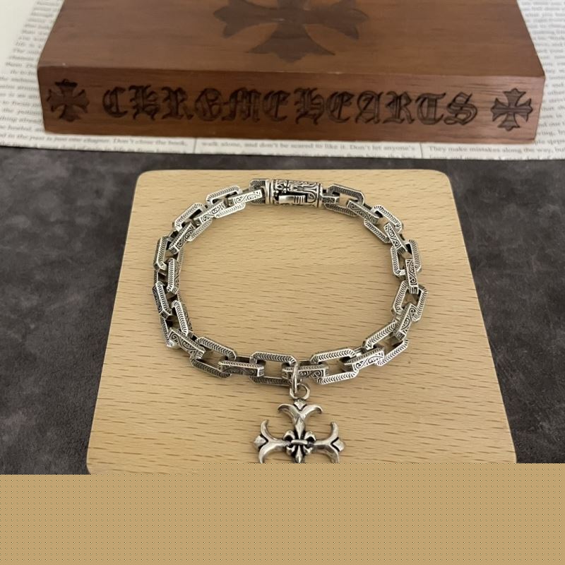 Ch**me He**ts bracelets
